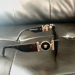 Versace sunglasses. Male or female style, worn only once, great condition